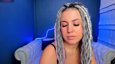 Snapshot of roxy_mars chatting on 02/13/26, 01:23 Roxy online show from 02/13/26, 01:23