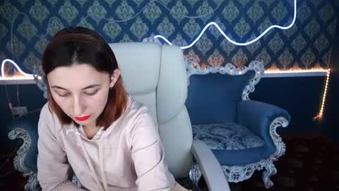 Snapshot of roxy_rayy chatting on 12/07/24, 08:27 roxy_rayy online show from 12/07/24, 08:27