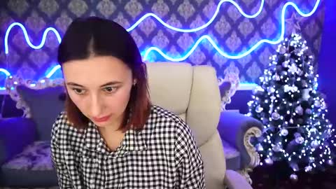 Snapshot of roxy_rayy chatting on 12/10/24, 02:50 roxy_rayy online show from 12/10/24, 02:50