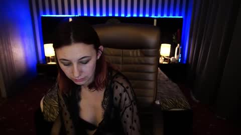 Snapshot of roxy_rayy chatting on 03/05/25, 04:45 roxy_rayy online show from 03/05/25, 04:45