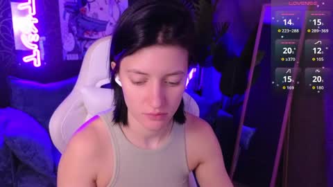 roxy_riot_ online show from 04/13/26, 01:22