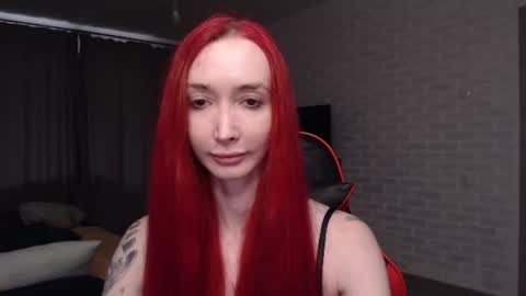 Snapshot of roxy_silver chatting on 06/20/26, 09:01 Roxy online show from 06/20/26, 09:01