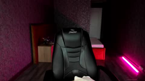 roxy_the_daedevill online show from 12/21/24, 07:45