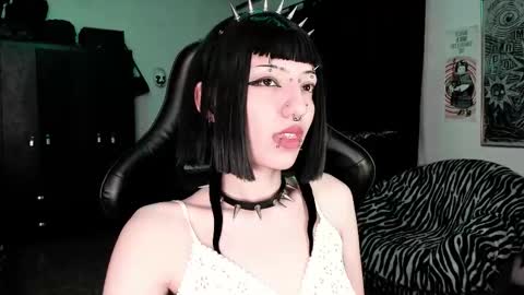 Roxy Independient model Help me to reach 50 thumbs up online show from 02/04/26, 01:11