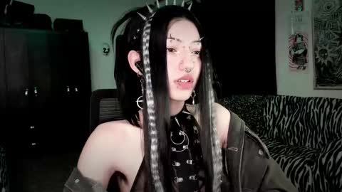 Roxy Independient model Help me to reach 50 thumbs up online show from 02/25/26, 12:53