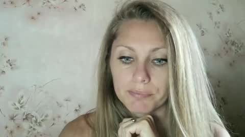 roxyfox18x01 online show from 09/30/25, 06:40