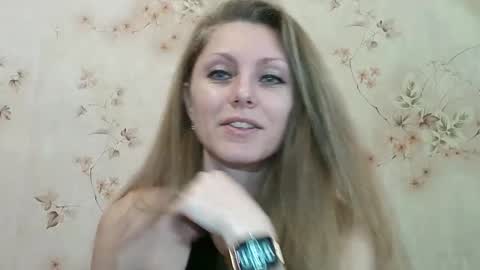 roxyfox18x01 online show from 02/18/26, 10:00