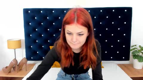 Snapshot of roxykinky chatting on 09/30/25, 11:15 Roxy online show from 09/30/25, 11:15