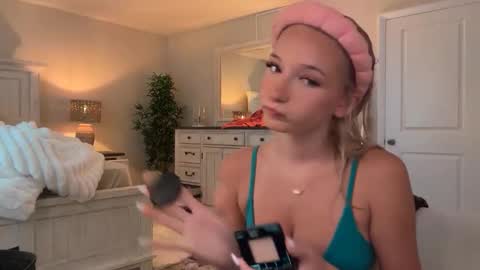 Roxy Rain online show from 11/28/25, 03:25