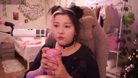 roxysuh online show from 02/02/26, 07:18