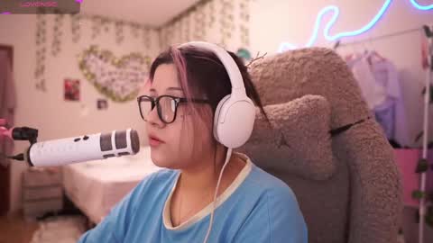 roxysuh online show from 04/17/26, 07:33