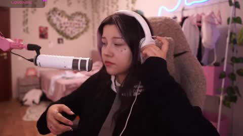 Snapshot of roxysuh chatting on 05/07/26, 10:31 roxysuh online show from 05/07/26, 10:31