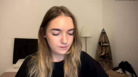 Roxy online show from 04/24/26, 01:24