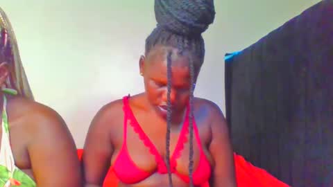 Snapshot of royal_goddes chatting on 03/08/25, 05:59 goddes online show from 03/08/25, 05:59