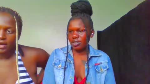 Snapshot of royal_goddes chatting on 03/11/25, 02:54 goddes online show from 03/11/25, 02:54