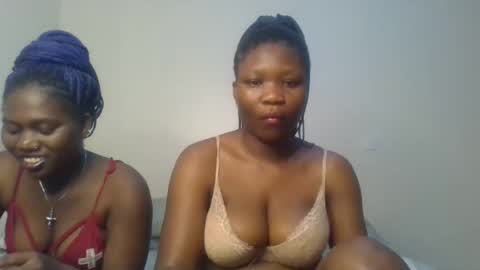 Snapshot of royal_goddes chatting on 09/16/25, 06:42 goddes online show from 09/16/25, 06:42