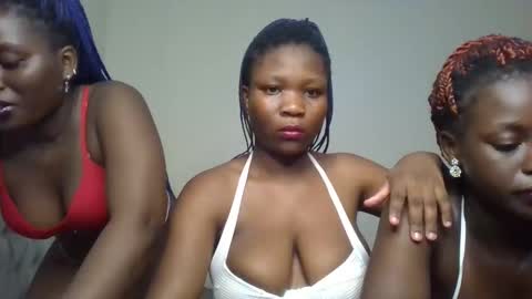 Snapshot of royal_goddes chatting on 09/26/25, 02:37 goddes online show from 09/26/25, 02:37