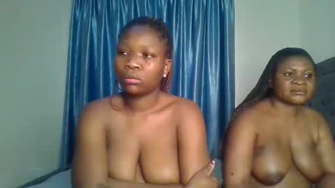 Snapshot of royal_goddes chatting on 10/22/25, 11:54 goddes online show from 10/22/25, 11:54