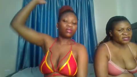 Snapshot of royal_goddes chatting on 10/23/25, 12:04 goddes online show from 10/23/25, 12:04