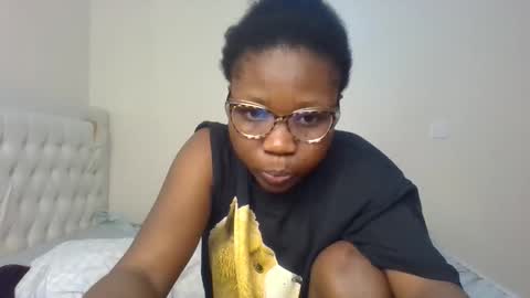 Snapshot of royal_goddes chatting on 11/15/25, 01:36 goddes online show from 11/15/25, 01:36