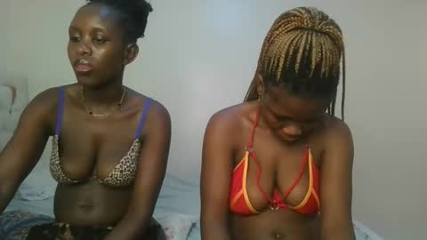 Snapshot of royal_goddes chatting on 11/28/25, 11:57 goddes online show from 11/28/25, 11:57