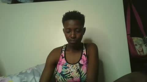 Snapshot of royal_kendrah chatting on 09/16/25, 07:37 royal_kendrah online show from 09/16/25, 07:37