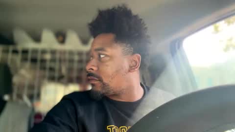 Snapshot of royal_sf chatting on 09/27/25, 05:18 Royal SF online show from 09/27/25, 05:18