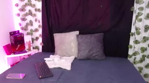 Bruna Royale  online show from 02/02/26, 04:17