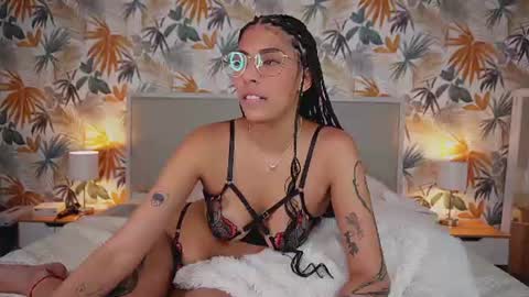 Snapshot of royalechloe chatting on 07/16/26, 07:25 Chloe online show from 07/16/26, 07:25