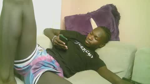 Snapshot of royalty254 chatting on 04/30/26, 05:25 royalty254 online show from 04/30/26, 05:25