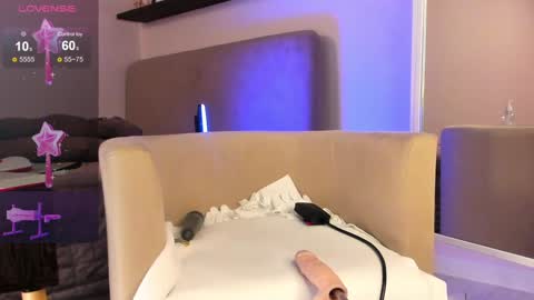 Snapshot of royce_ghost chatting on 01/04/25, 01:10 AnikaIm so hot that Ive already burned myself do you want me to set you on fire too online show from 01/04/25, 01:10