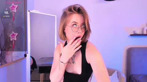 Snapshot of royce_ghost chatting on 02/10/25, 09:58 AnikaIm so hot that Ive already burned myself do you want me to set you on fire too online show from 02/10/25, 09:58