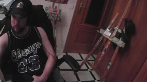 Snapshot of royer04 chatting on 11/23/25, 08:08 royer04 online show from 11/23/25, 08:08