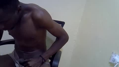 Snapshot of roystonne3 chatting on 09/14/25, 09:52 roystonne3 online show from 09/14/25, 09:52