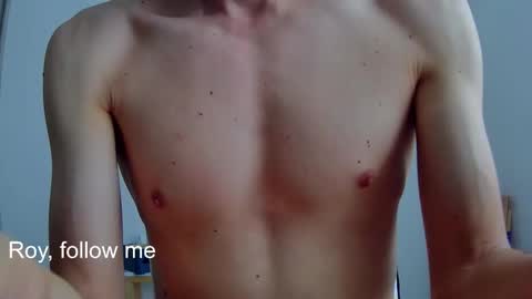 Snapshot of royyourtoy chatting on 02/04/26, 03:29 Roy online show from 02/04/26, 03:29