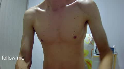 Snapshot of royyourtoy chatting on 02/06/26, 02:42 Roy online show from 02/06/26, 02:42