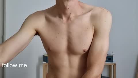 Snapshot of royyourtoy chatting on 03/02/26, 03:30 Roy online show from 03/02/26, 03:30