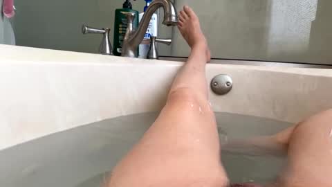 Snapshot of rsxxx130 chatting on 03/11/25, 07:47 ireneTxCD online show from 03/11/25, 07:47