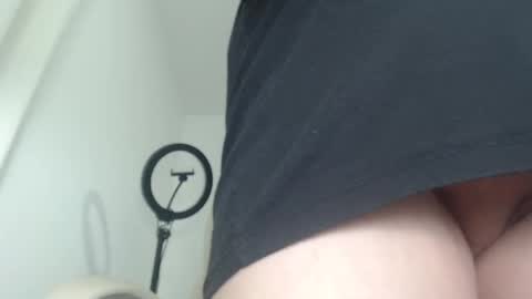 Snapshot of rubi_halliwey chatting on 03/01/25, 11:17 Rubi online show from 03/01/25, 11:17