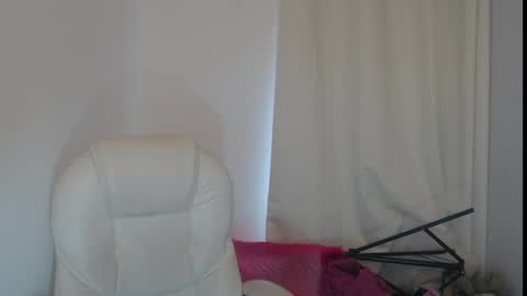 Snapshot of rubi_halliwey chatting on 03/05/25, 05:29 Rubi online show from 03/05/25, 05:29