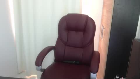 Snapshot of rubi_halliwey chatting on 04/19/26, 02:49 Rubi online show from 04/19/26, 02:49