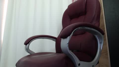 Snapshot of rubi_halliwey chatting on 06/03/26, 04:12 Rubi online show from 06/03/26, 04:12