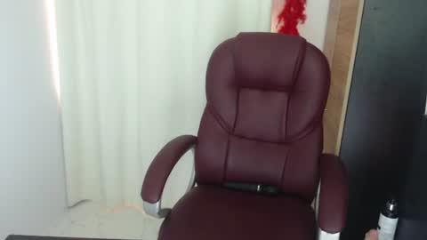 Snapshot of rubi_halliwey chatting on 06/15/26, 03:47 Rubi online show from 06/15/26, 03:47