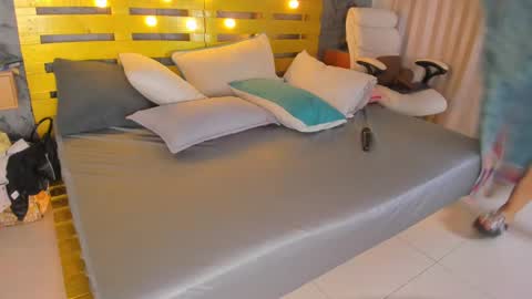 Snapshot of rubi_lovee chatting on 02/19/25, 09:39 Rubi online show from 02/19/25, 09:39