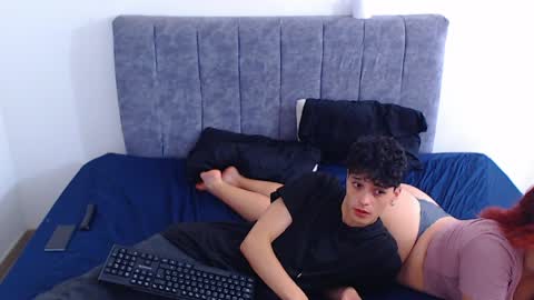 Ruby and Vanie online show from 04/05/26, 09:12