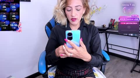 Snapshot of ruby_amor chatting on 12/27/24, 09:39 RUBY online show from 12/27/24, 09:39