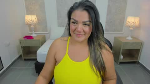 Snapshot of ruby_jimenez18_ chatting on 05/21/26, 02:40 R U B Y online show from 05/21/26, 02:40