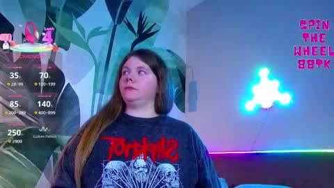 Snapshot of rubyvalen chatting on 02/06/26, 01:10 Ruby online show from 02/06/26, 01:10