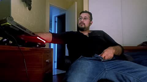 Snapshot of ruck_31 chatting on 01/03/25, 12:00  Ruck  online show from 01/03/25, 12:00