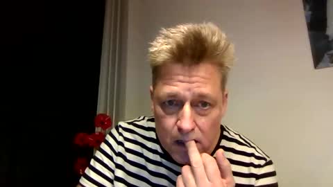 Snapshot of rudeski chatting on 12/30/24, 08:15 rudeski online show from 12/30/24, 08:15